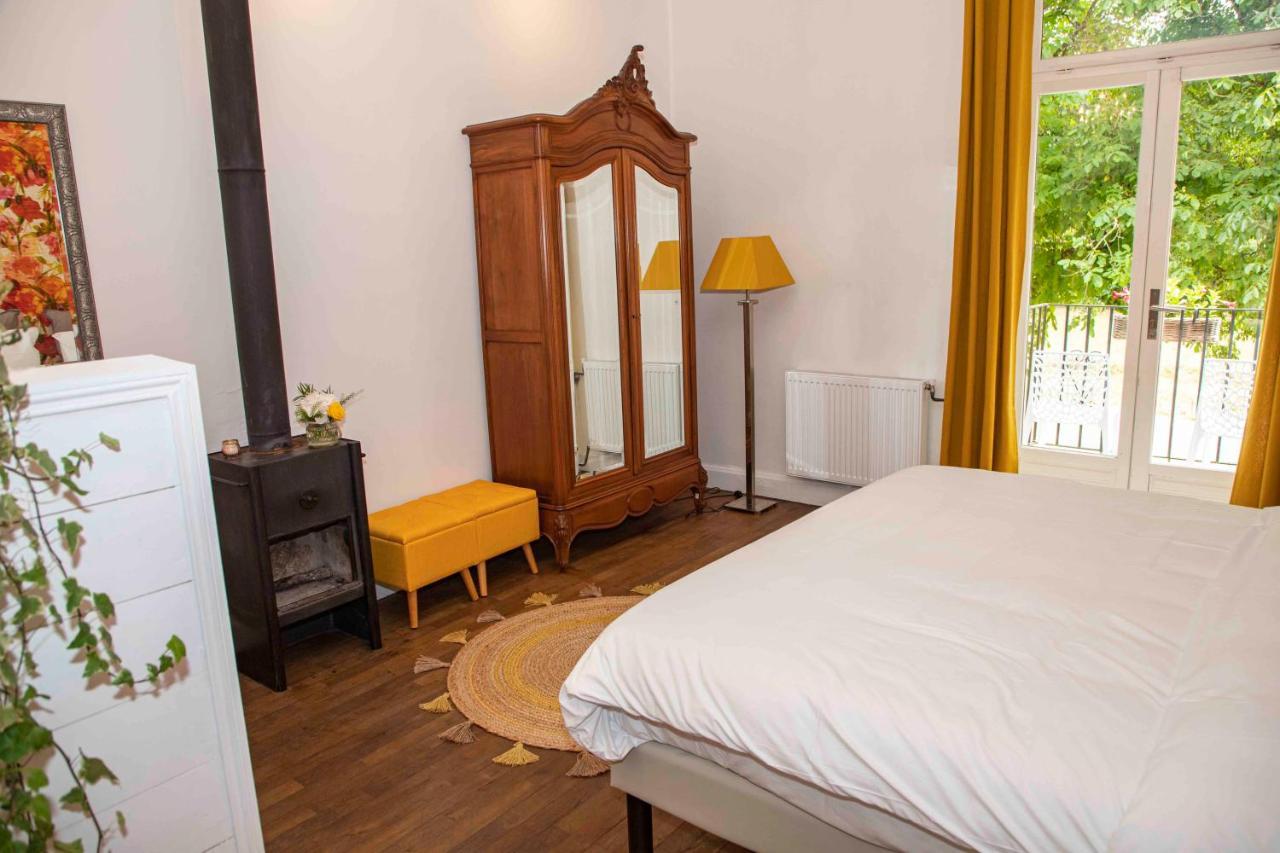 Les Suites De La Domaine Chateau De Fretoy Morlet Exteriör bild